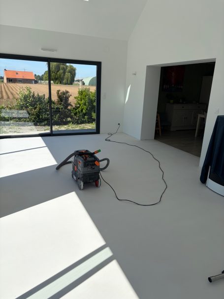 Micro-béton poli